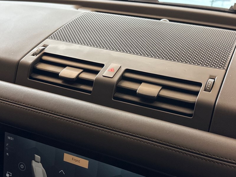 2024 (24) LAND ROVER DEFENDER 3.0 D250 X-Dynamic SE 110 5dr Auto 5152379