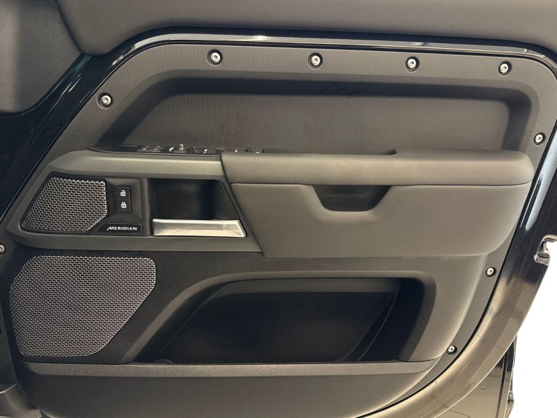 2024 (24) LAND ROVER DEFENDER 3.0 D250 X-Dynamic SE 110 5dr Auto 5152366