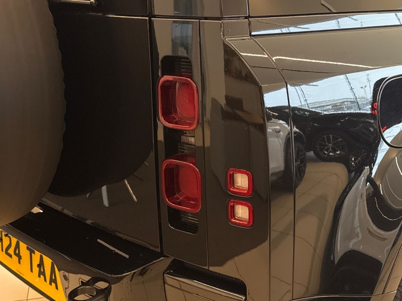 2024 (24) LAND ROVER DEFENDER 3.0 D250 X-Dynamic SE 110 5dr Auto 5152390