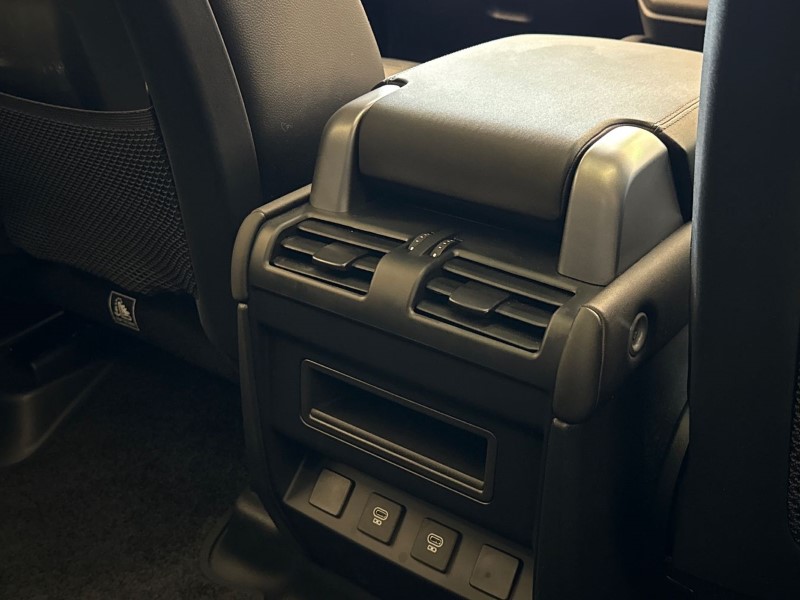 2024 (24) LAND ROVER DEFENDER 3.0 D250 X-Dynamic SE 110 5dr Auto 5152362