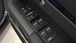 2024 (24) LAND ROVER DEFENDER 3.0 D250 X-Dynamic SE 110 5dr Auto 5152367