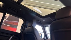 2024 (24) LAND ROVER DEFENDER 3.0 D250 X-Dynamic SE 110 5dr Auto 5152365