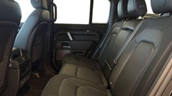 2024 (24) LAND ROVER DEFENDER 3.0 D250 X-Dynamic SE 110 5dr Auto 5152348