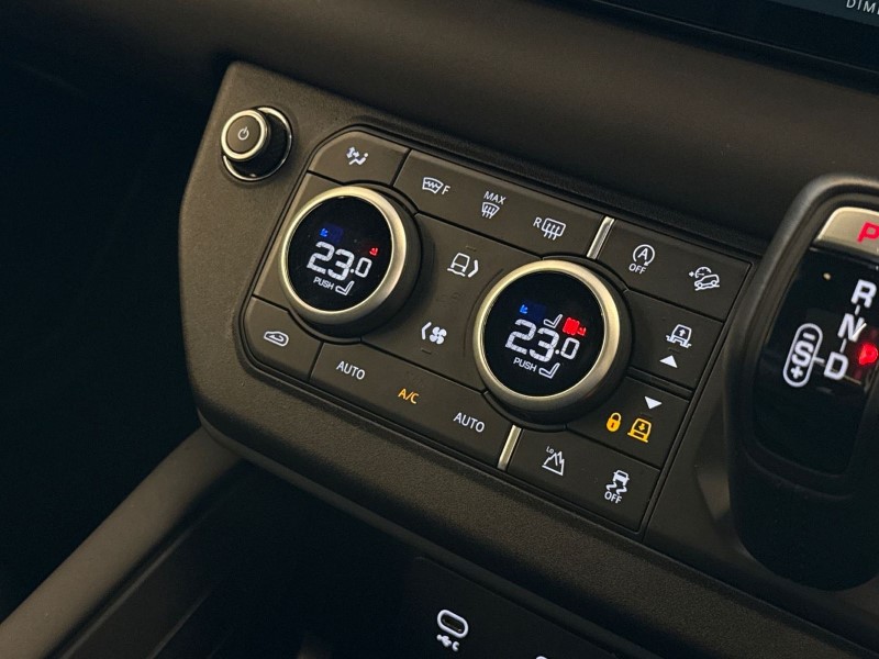 2024 (24) LAND ROVER DEFENDER 3.0 D250 X-Dynamic SE 110 5dr Auto 5152376