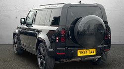 2024 (24) LAND ROVER DEFENDER 3.0 D250 X-Dynamic SE 110 5dr Auto 1