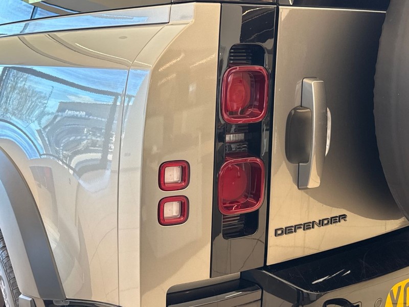 2023 (23) LAND ROVER DEFENDER 3.0 D250 X-Dynamic SE 90 3dr Auto 5188521