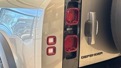 2023 (23) LAND ROVER DEFENDER 3.0 D250 X-Dynamic SE 90 3dr Auto 5188521