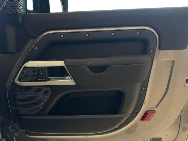 2023 (23) LAND ROVER DEFENDER 3.0 D250 X-Dynamic SE 90 3dr Auto 5188523