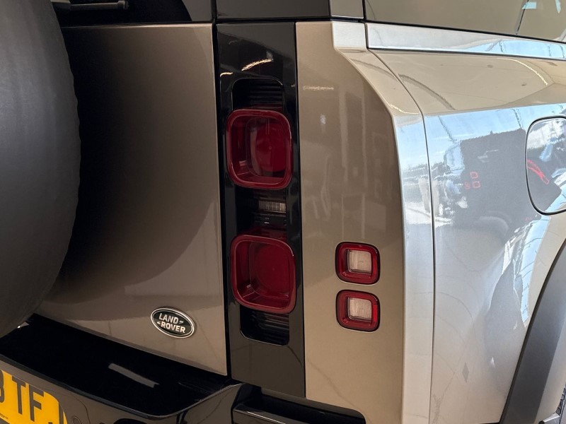 2023 (23) LAND ROVER DEFENDER 3.0 D250 X-Dynamic SE 90 3dr Auto 5188546