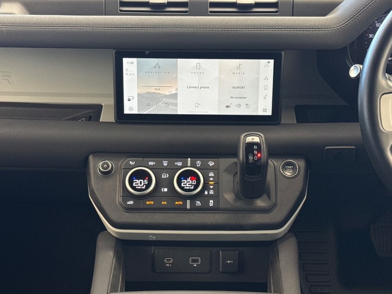 2023 (23) LAND ROVER DEFENDER 3.0 D250 X-Dynamic SE 90 3dr Auto 5188516