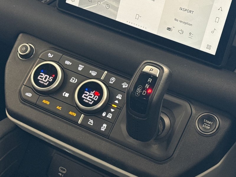 2023 (23) LAND ROVER DEFENDER 3.0 D250 X-Dynamic SE 90 3dr Auto 5188515