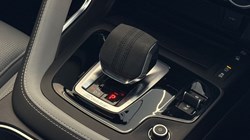 2023 (23) JAGUAR E-PACE 1.5 P300e R-Dynamic Black 5dr Auto 5151626