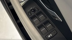 2023 (23) JAGUAR E-PACE 1.5 P300e R-Dynamic Black 5dr Auto 5151636