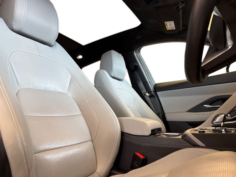 2023 (23) JAGUAR E-PACE 1.5 P300e R-Dynamic Black 5dr Auto 5151639