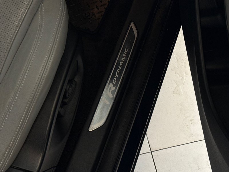 2023 (23) JAGUAR E-PACE 1.5 P300e R-Dynamic Black 5dr Auto 5151650