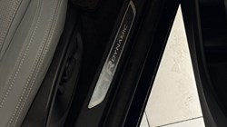 2023 (23) JAGUAR E-PACE 1.5 P300e R-Dynamic Black 5dr Auto 5151650