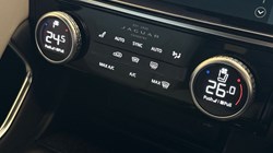 2023 (23) JAGUAR E-PACE 1.5 P300e R-Dynamic Black 5dr Auto 5151645