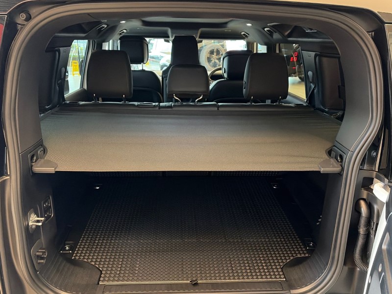 2025 (75) LAND ROVER DEFENDER 3.0 D250 X-Dynamic HSE 110 5dr Auto [6 Seat] 5161527