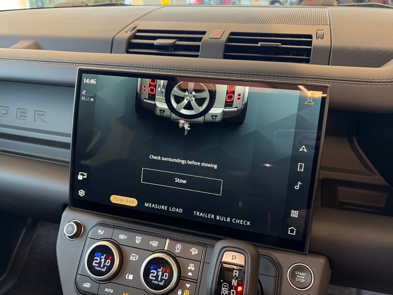 2025 (75) LAND ROVER DEFENDER 3.0 D250 X-Dynamic HSE 110 5dr Auto [6 Seat] 5161572