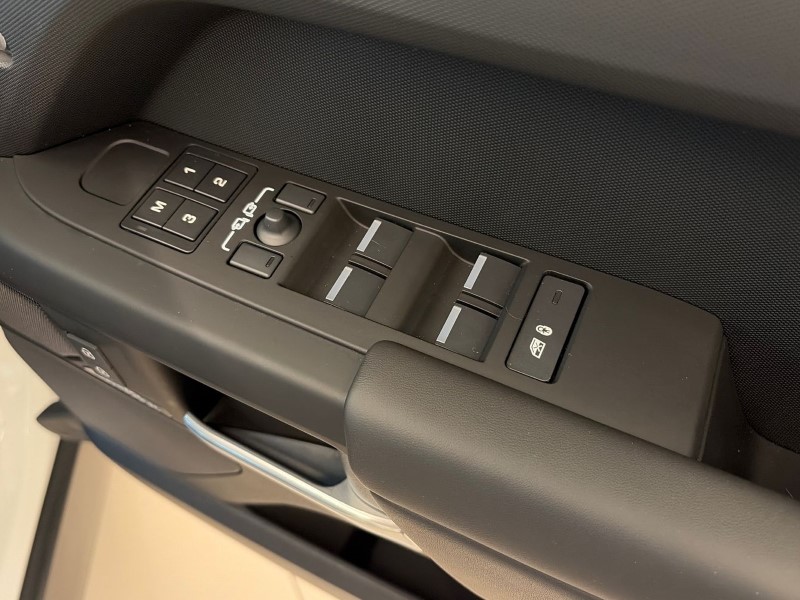 2025 (75) LAND ROVER DEFENDER 3.0 D250 X-Dynamic HSE 110 5dr Auto [6 Seat] 5161541