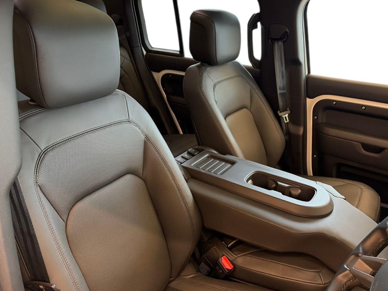 2025 (75) LAND ROVER DEFENDER 3.0 D250 X-Dynamic HSE 110 5dr Auto [6 Seat] 5161544