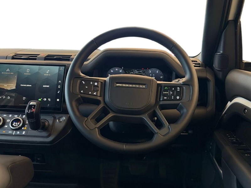 2025 (75) LAND ROVER DEFENDER 3.0 D250 X-Dynamic HSE 110 5dr Auto [6 Seat] 5161532