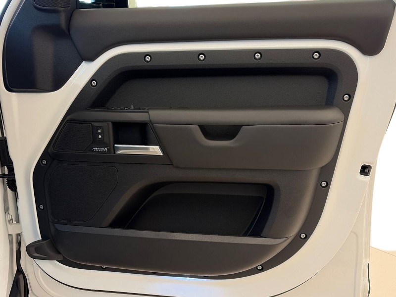 2025 (75) LAND ROVER DEFENDER 3.0 D250 X-Dynamic HSE 110 5dr Auto [6 Seat] 5161540