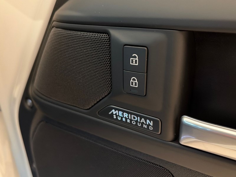 2025 (75) LAND ROVER DEFENDER 3.0 D250 X-Dynamic HSE 110 5dr Auto [6 Seat] 5161571