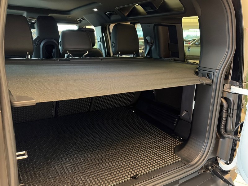 2025 (75) LAND ROVER DEFENDER 3.0 D250 X-Dynamic HSE 110 5dr Auto [6 Seat] 5161559