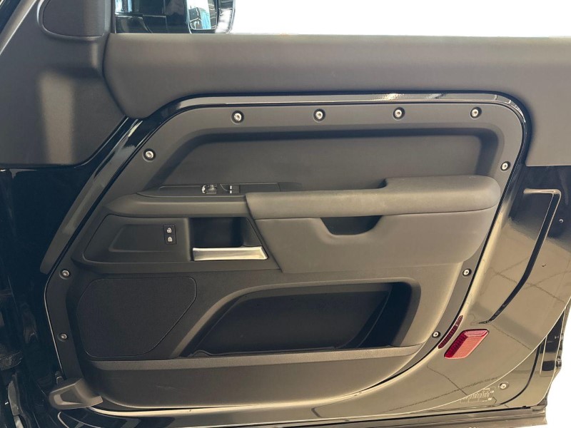 2025 (25) LAND ROVER COMMERCIAL DEFENDER 3.0 D250 Hard Top S Auto [3 Seat] 5173498