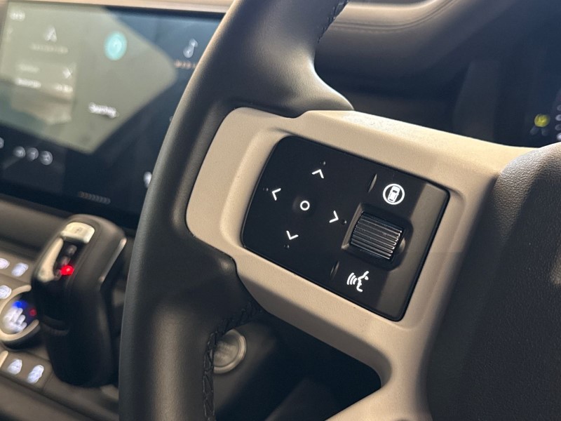 2025 (25) LAND ROVER COMMERCIAL DEFENDER 3.0 D250 Hard Top S Auto [3 Seat] 5173504