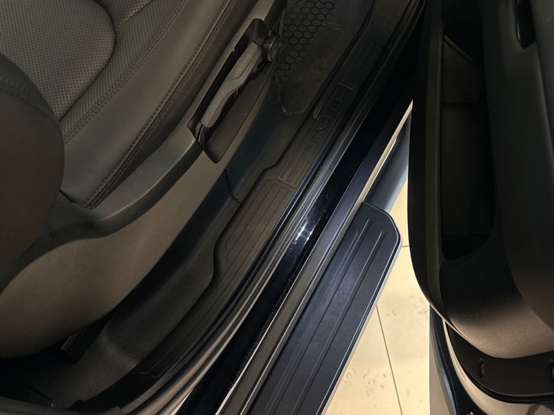 2025 (25) LAND ROVER COMMERCIAL DEFENDER 3.0 D250 Hard Top S Auto [3 Seat] 5173513