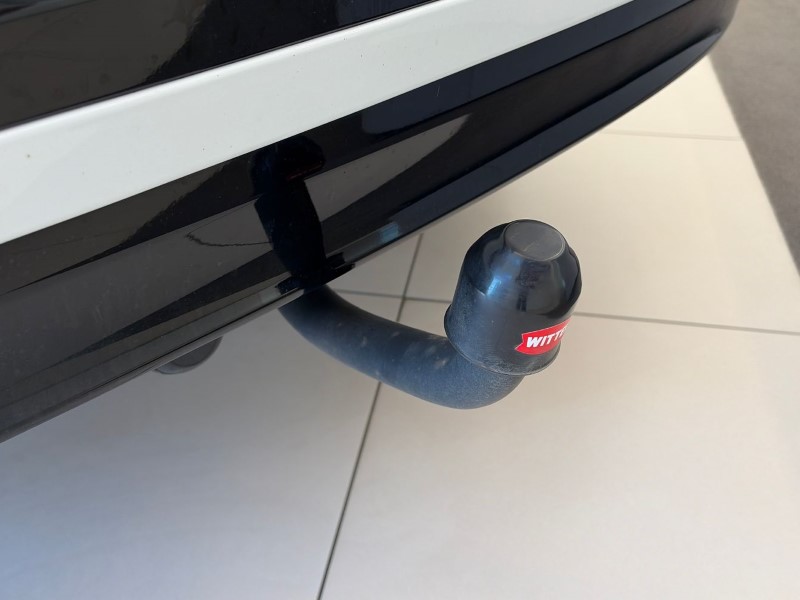 2023 (23) JAGUAR F-PACE 2.0 D200 R-Dynamic SE 5dr Auto AWD 5186369