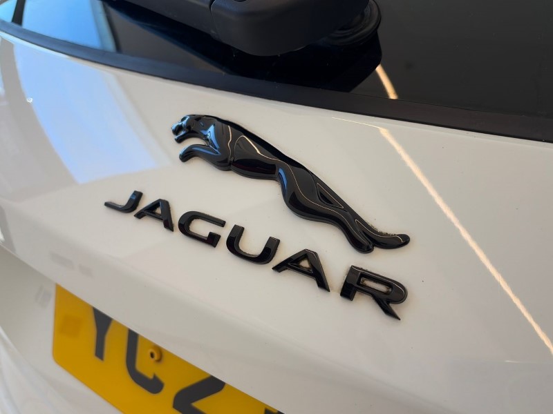 2023 (23) JAGUAR F-PACE 2.0 D200 R-Dynamic SE 5dr Auto AWD 5186396