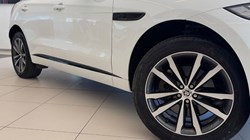 2023 (23) JAGUAR F-PACE 2.0 D200 R-Dynamic SE 5dr Auto AWD 5186395