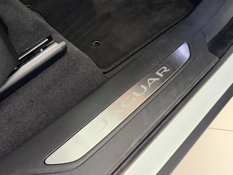 2023 (23) JAGUAR F-PACE 2.0 D200 R-Dynamic SE 5dr Auto AWD 5186389