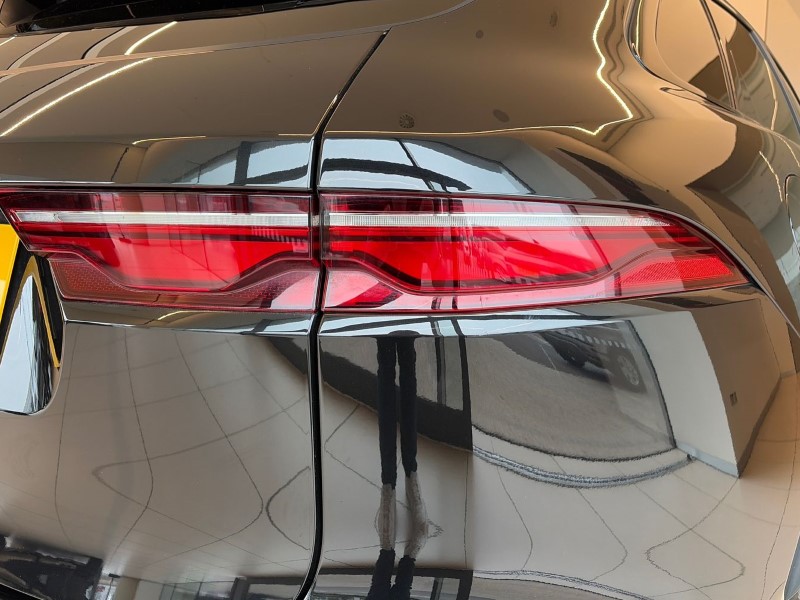 2022 (22) JAGUAR F-PACE 2.0 D200 R-Dynamic Black 5dr Auto AWD 5152576