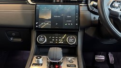 2022 (22) JAGUAR F-PACE 2.0 D200 R-Dynamic Black 5dr Auto AWD 5152542