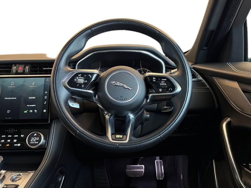 2022 (22) JAGUAR F-PACE 2.0 D200 R-Dynamic Black 5dr Auto AWD 5152543