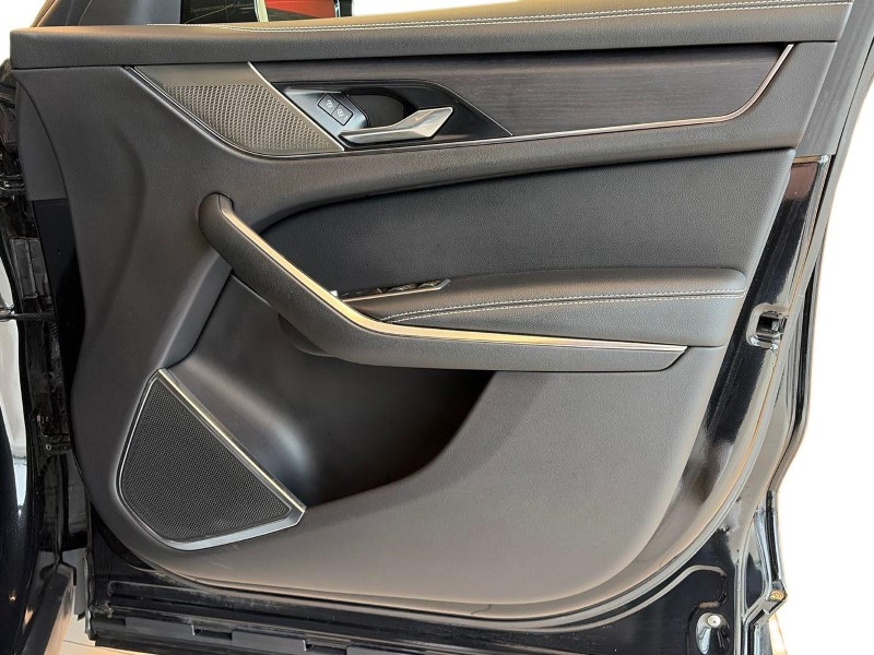 2022 (22) JAGUAR F-PACE 2.0 D200 R-Dynamic Black 5dr Auto AWD 5152550