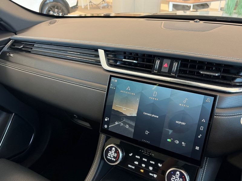 2022 (22) JAGUAR F-PACE 2.0 D200 R-Dynamic Black 5dr Auto AWD 5152565