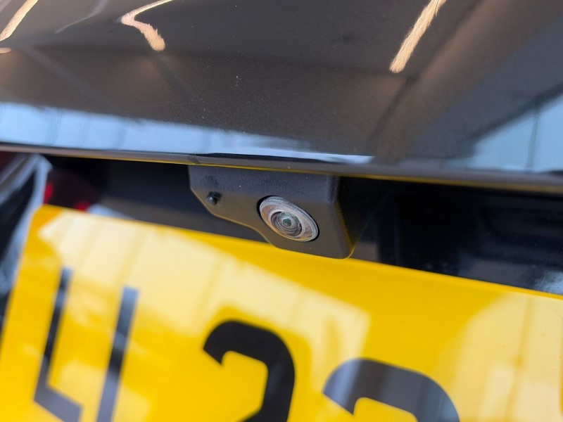 2022 (22) JAGUAR F-PACE 2.0 D200 R-Dynamic Black 5dr Auto AWD 5152570