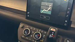 2023 (23) LAND ROVER DEFENDER 3.0 D300 HSE 110 5dr Auto 5183754