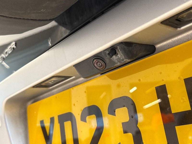 2023 (23) LAND ROVER DEFENDER 3.0 D300 HSE 110 5dr Auto 5183760