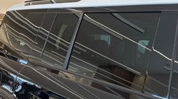 2023 (23) LAND ROVER DEFENDER 3.0 D300 HSE 110 5dr Auto 5183770