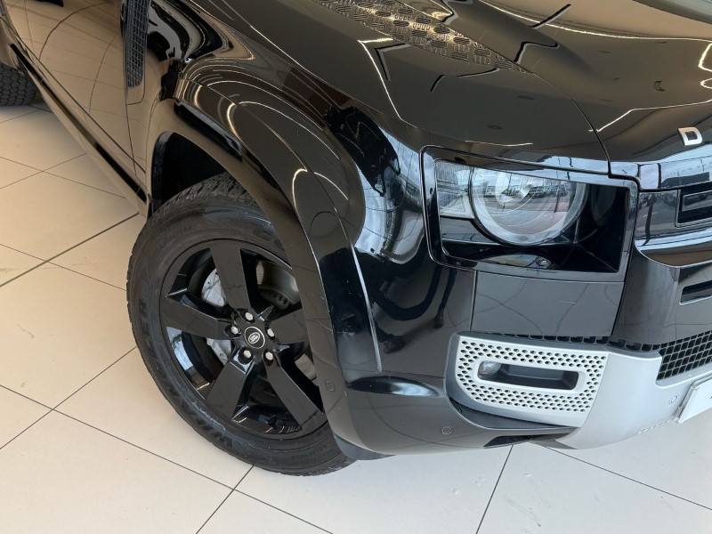 2023 (23) LAND ROVER DEFENDER 3.0 D300 HSE 110 5dr Auto 5202296