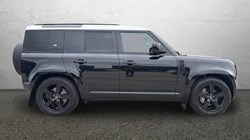 2023 (23) LAND ROVER DEFENDER 3.0 D300 HSE 110 5dr Auto 5202263