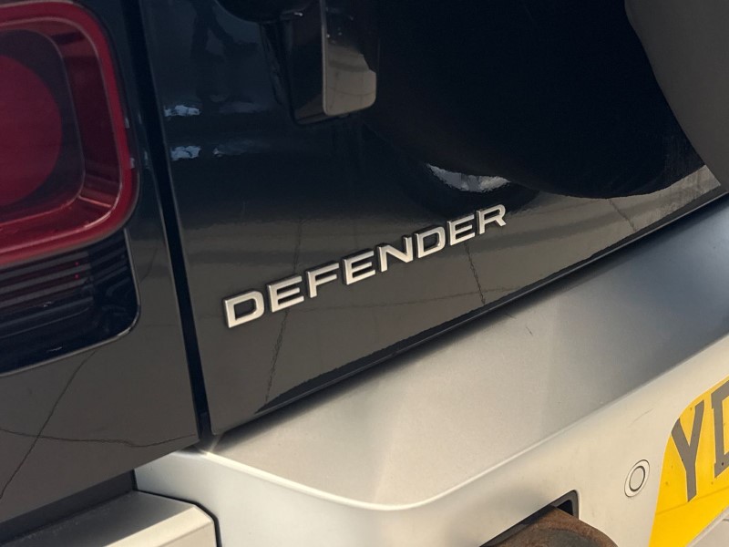 2023 (23) LAND ROVER DEFENDER 3.0 D300 HSE 110 5dr Auto 5202300
