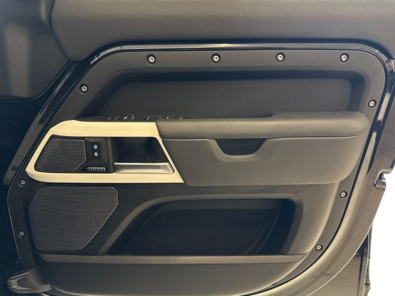 2023 (23) LAND ROVER DEFENDER 3.0 D300 HSE 110 5dr Auto 5183744