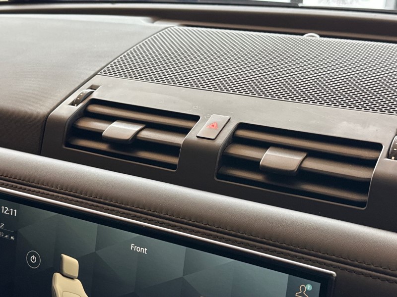 2023 (23) LAND ROVER DEFENDER 3.0 D300 HSE 110 5dr Auto 5183757